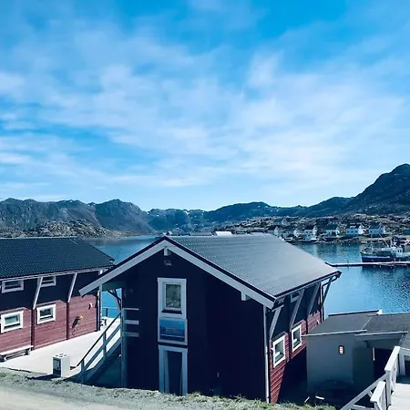 Northcape Nature Rorbuer - 1 - Dock South Gjesvær
