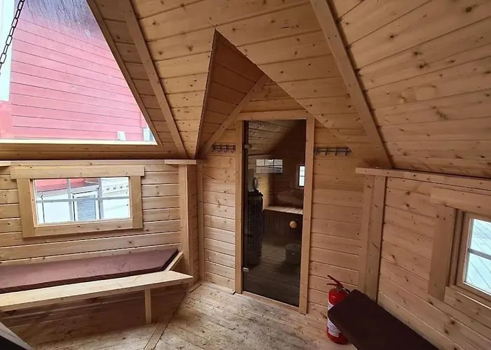 Northcape Nature Rorbuer - 1 - Dock South Gjesvær